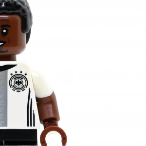 Jerome Boateng (17)